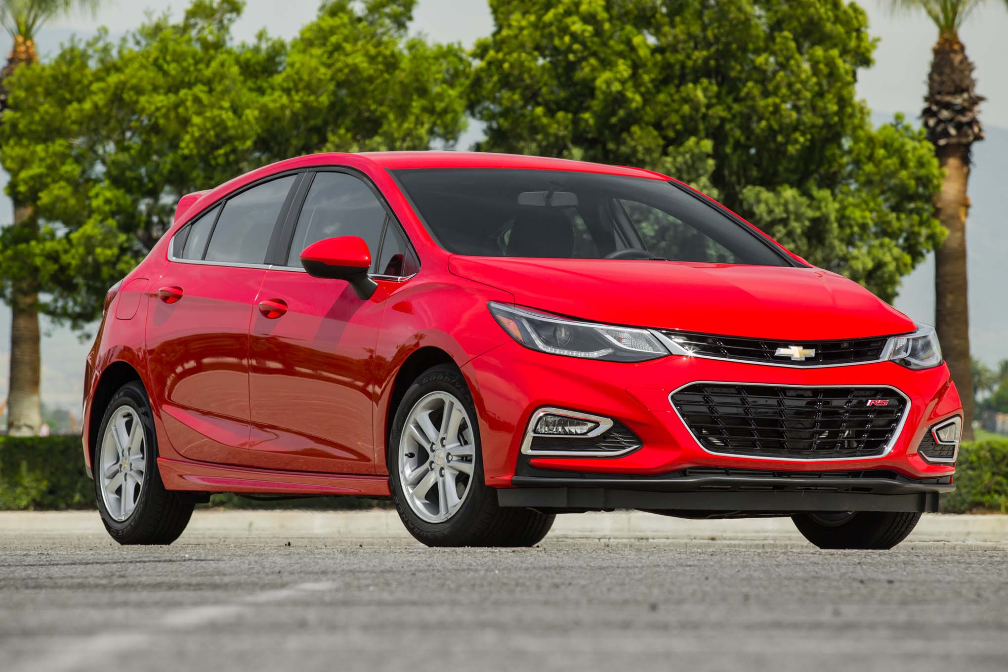 Новый chevrolet. Chevrolet Cruze 2017. Шевроле Круз хэтчбек 2017. Chevrolet Cruze 2017 lt. Chevrolet Cruze 2017 седан.